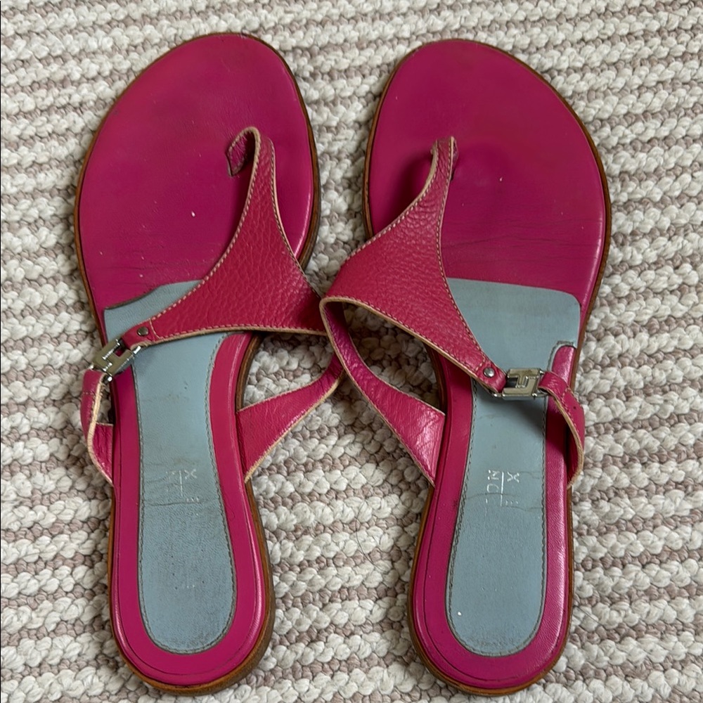 Women's Pink Leather Toe-Loop Sandals with Buckle Strap